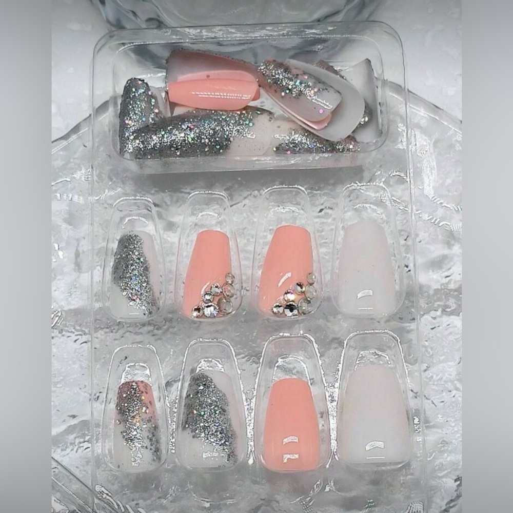Baby Pink & Silver Rhinestones Coffin Nail Kit, Press-On Nails, New - Picture 3 of 7